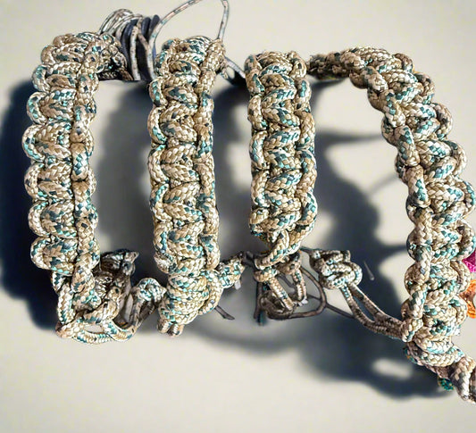 paracord bracelet